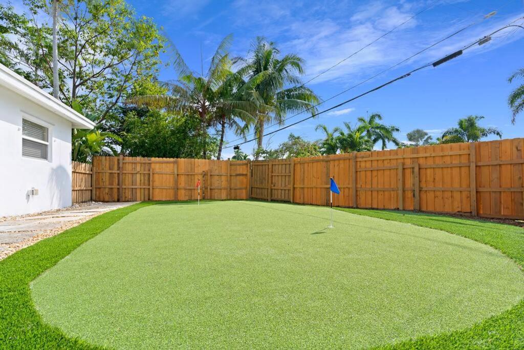Waterfront-Heated Pool-Mini Golf-Game Room-2Mi Beach フォート・ローダーデール エクステリア 写真
